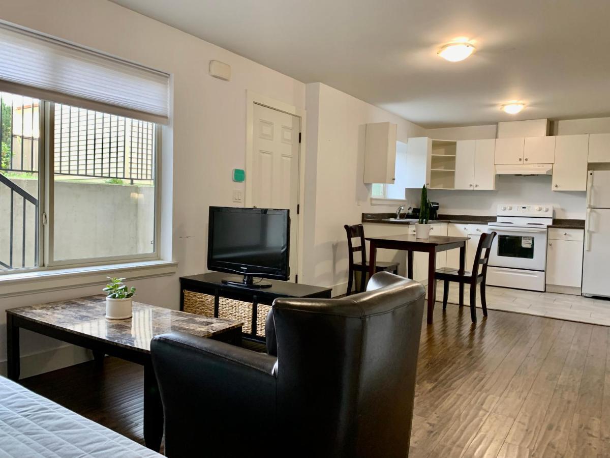 Spacious Burnaby Guest Home Экстерьер фото